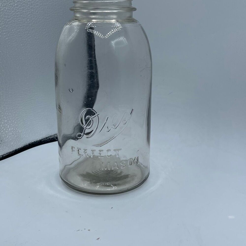 Antique Drey “ Perfect Mason” jar. 1915-1925 1/2 gallon Air bubbles